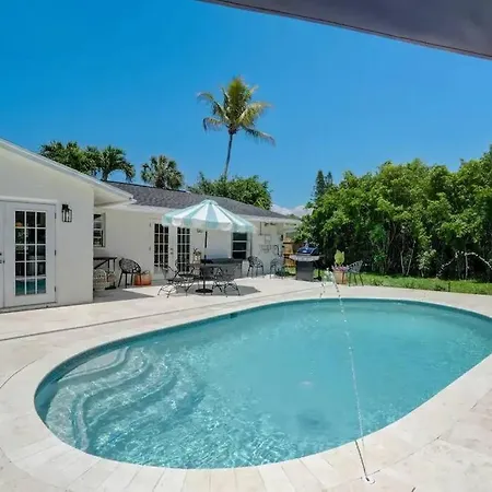 Hidden Gem - Family Friendly Pool Home -Welcome Naples Exterior photo