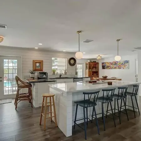 Hidden Gem - Family Friendly Pool Home -Welcome Naples Exterior photo