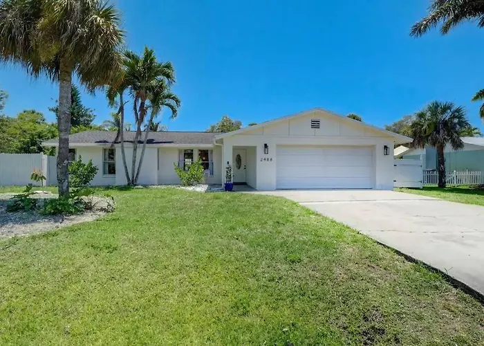 Hidden Gem - Family Friendly Pool Home -Welcome