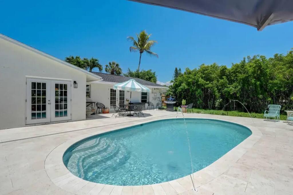 Hidden Gem - Family Friendly Pool -welcome Holiday home Naples