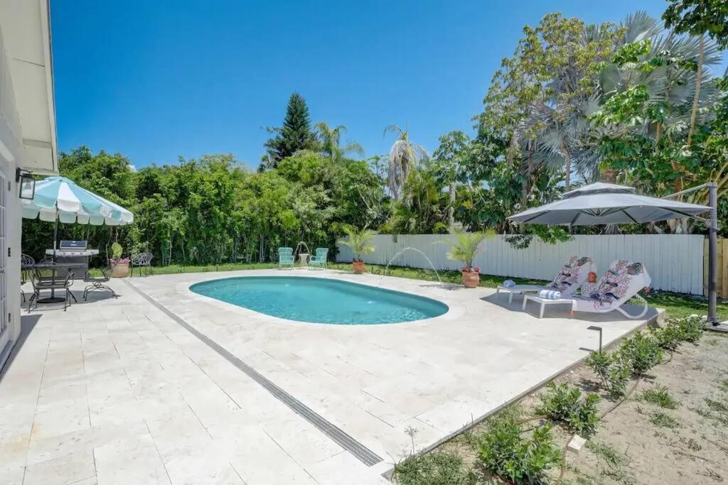 Hidden Gem - Family Friendly Pool -welcome Holiday home *