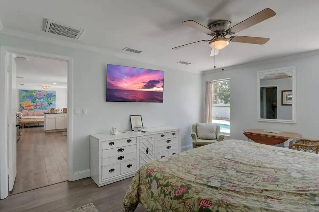 Hidden Gem - Family Friendly Pool -welcome Naples