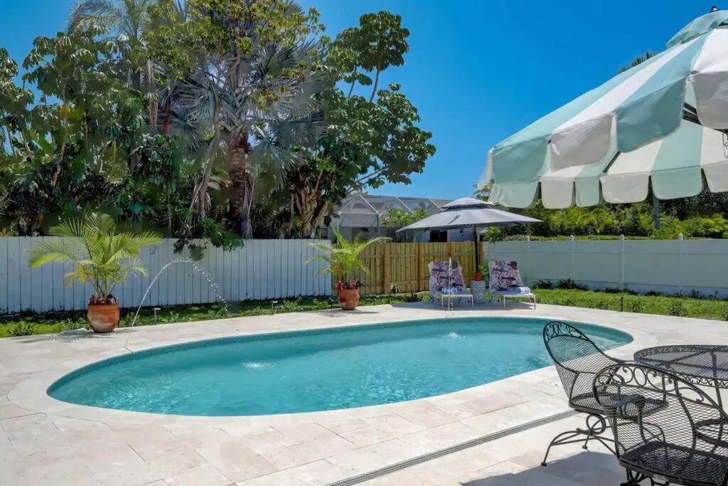 Holiday home Hidden Gem - Family Friendly Pool -welcome *