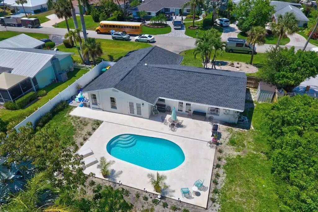 Holiday home Hidden Gem - Family Friendly Pool -welcome Naples
