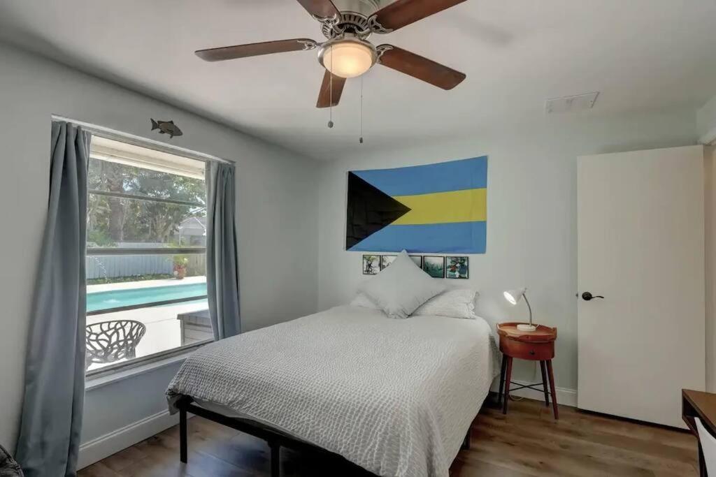 Hidden Gem - Family Friendly Pool -welcome Holiday home *